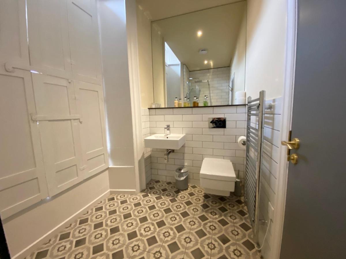 The Deakin At Claremont Serviced Apartments Лідс Екстер'єр фото